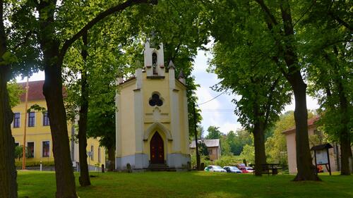 Kraj blanických rytířů - novogotická kaple Smilkov