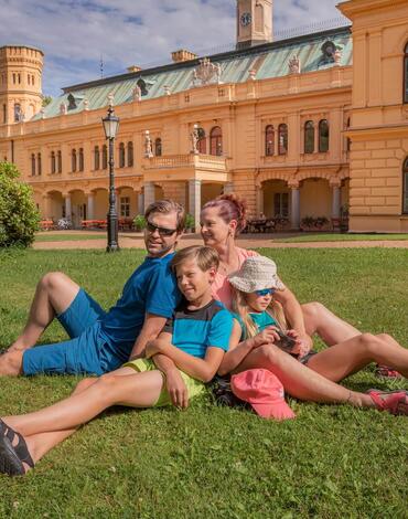 Blaník Zámek a park Odlochovice